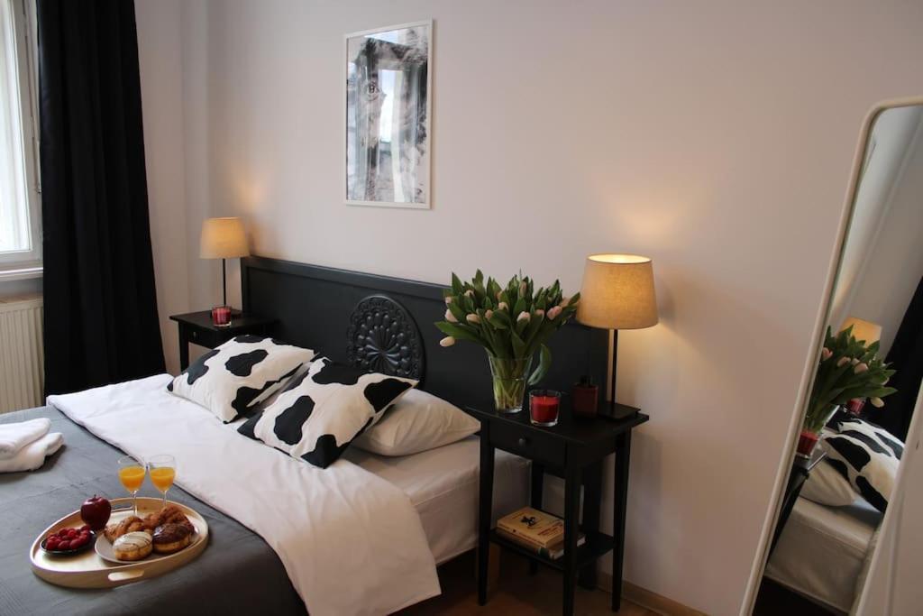 Dominican Square By Hashtag Apartment *